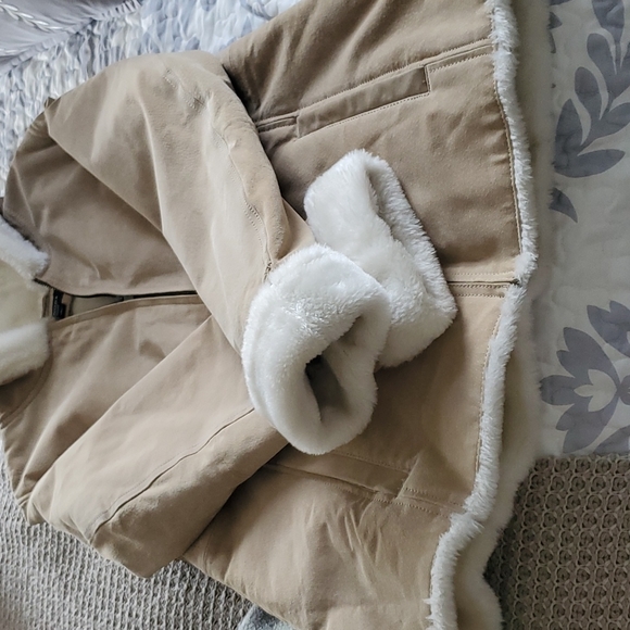 Tan   Swayed coat - Picture 2 of 2